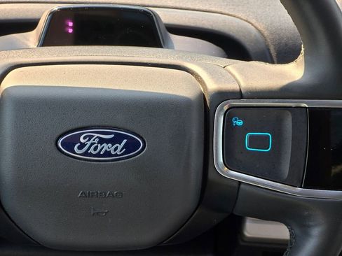 Used 2025 Ford Expedition Active AWD/4WD image 17