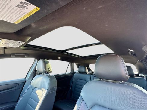 Used 2024 Volkswagen Atlas Cross Sport SEL image 19