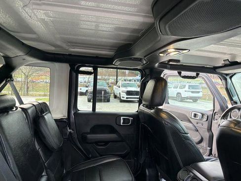 Used 2021 Jeep Wrangler Unlimited Sahara w/ Dual Top Group AWD/4WD image 33