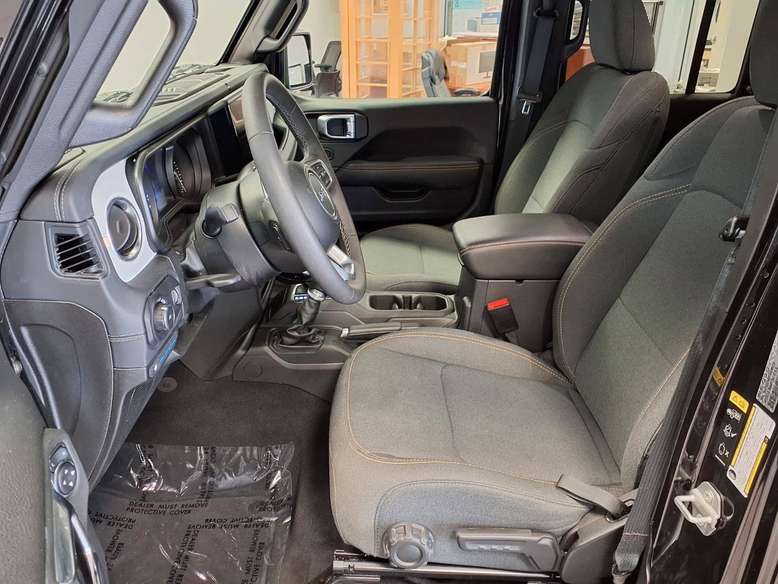 Used 2025 Jeep Wrangler Unlimited Sahara w/ Safety Group AWD/4WD image 21
