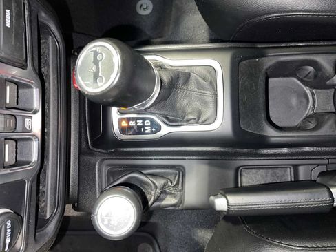 Used 2020 Jeep Wrangler Unlimited Sahara AWD/4WD image 17