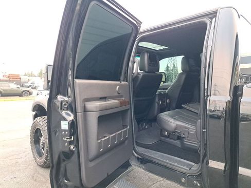 Used 2016 Ford F350 Platinum w/ Platinum Package image 12