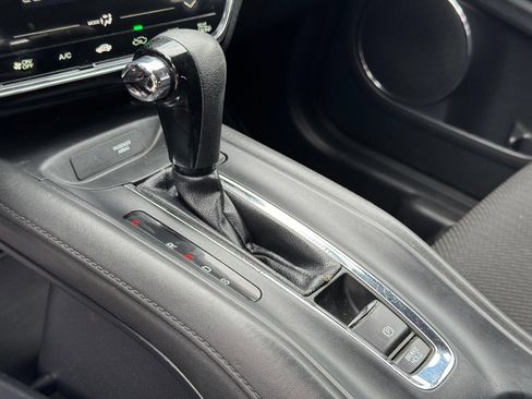 Used 2017 Honda HR-V EX image 27