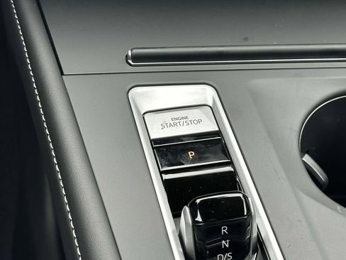 Used 2025 Volkswagen Atlas SE image 6