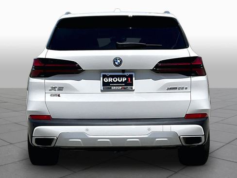 Used 2025 BMW X5 xDrive50e AWD/4WD image 5