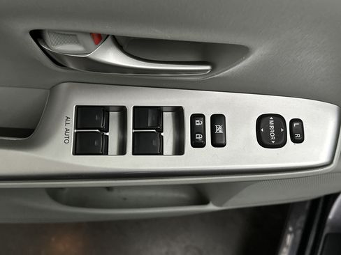 Used 2012 Toyota Prius V Three FWD image 15