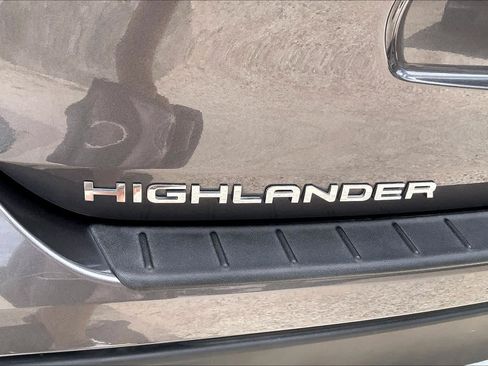 Used 2023 Toyota Highlander XSE FWD image 31