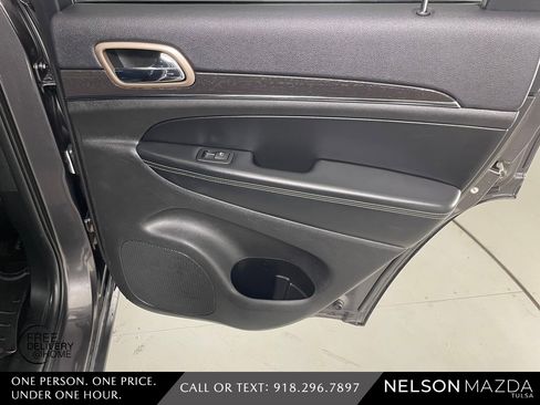 Used 2017 Jeep Grand Cherokee Limited w/ Luxury Group II image 47