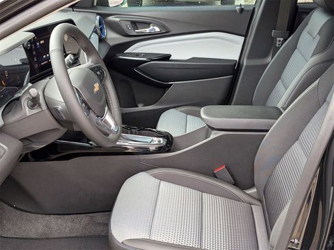 New 2026 Chevrolet Trax LT w/ Driver Confidence Package image 18