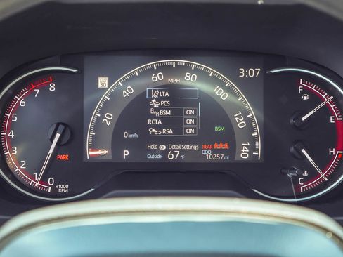 Used 2025 Toyota RAV4 XLE AWD/4WD image 11