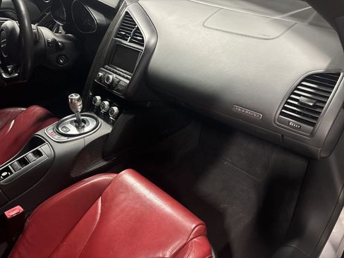 Used 2011 Audi R8 V10 image 64