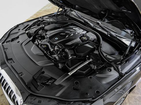 Used 2020 BMW 750i xDrive w/ Executive Package AWD/4WD image 60