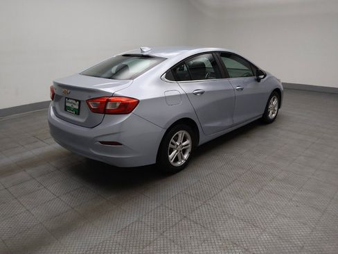 Used 2018 Chevrolet Cruze LT w/ Convenience Package FWD image 10