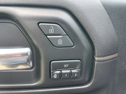Used 2020 GMC Sierra 2500 AT4 w/ AT4 Premium Package AWD/4WD image 16