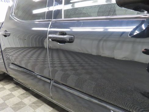 Used 2022 Toyota Tundra Platinum image 32