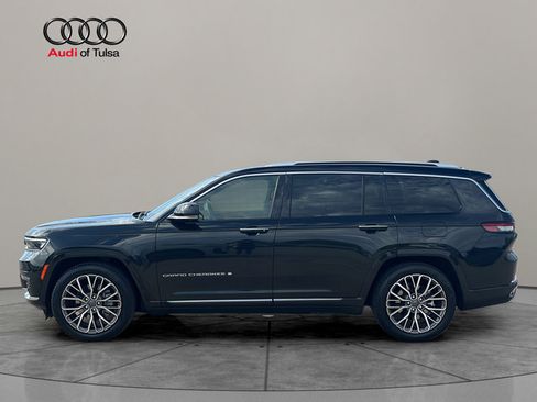 Used 2023 Jeep Grand Cherokee L Summit AWD/4WD image 2