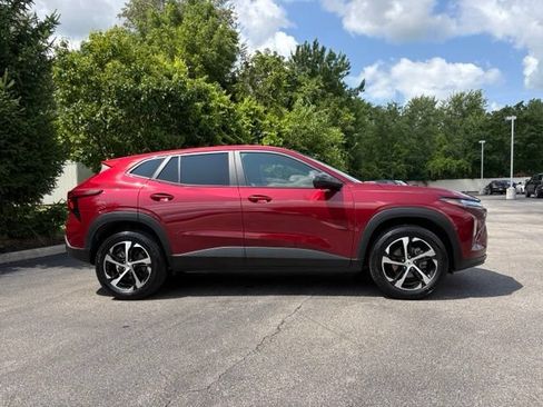 Used 2024 Chevrolet Trax RS w/ Driver Confidence Package FWD image 9