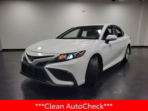 Used 2024 Toyota Camry SE FWD image 4