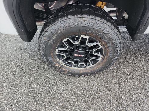 New 2026 GMC Sierra 2500 AT4X image 4