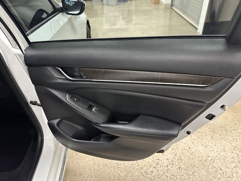 Used 2021 Honda Accord Touring image 78