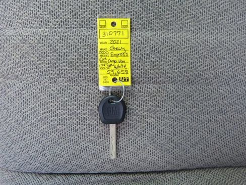 Used 2021 Chevrolet Express 2500 Extended w/ Driver Convenience Package RWD image 43