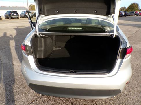 Used 2024 Toyota Corolla LE image 9