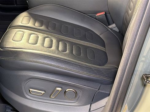 Used 2022 Rivian R1S Launch Edition image 27