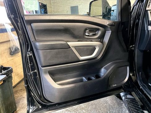 Used 2019 Nissan Titan PRO-4X w/ Pro-4x Convenience Package image 18