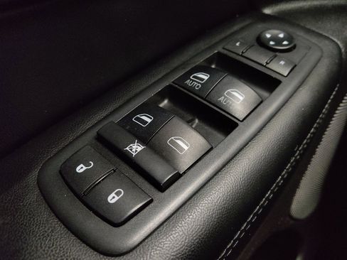 Used 2018 Jeep Grand Cherokee Limited RWD image 27