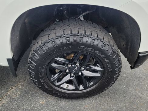 Used 2021 Chevrolet Silverado 1500 Custom Trail Boss AWD/4WD image 14