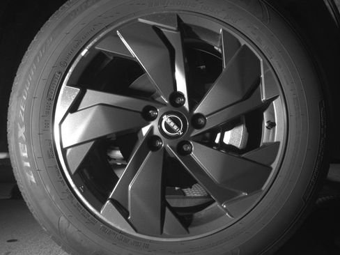 Used 2025 Nissan Rogue SV FWD image 13