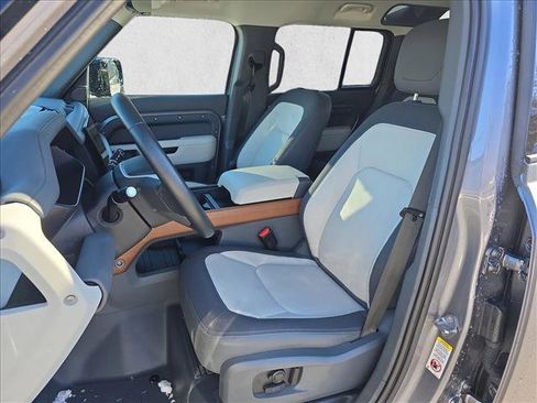 Certified 2023 Land Rover Defender 110 X-Dynamic SE image 15