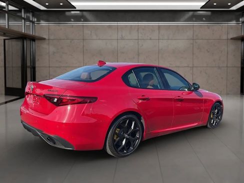 Used 2019 Alfa Romeo Giulia w/ Quick Order Package 22K Sport image 6