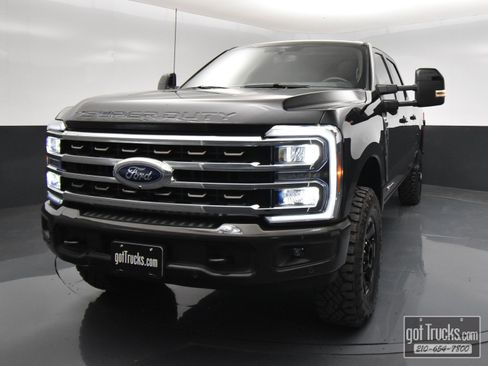 Used 2025 Ford F250 King Ranch w/ Tremor Off-Road Package image 53