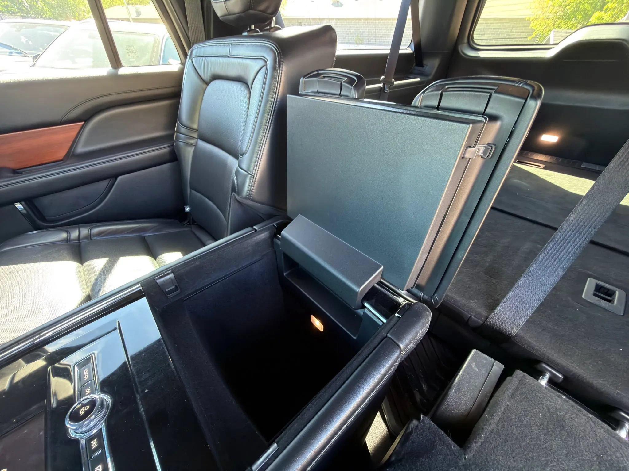 Used 2021 Lincoln Navigator L Reserve AWD/4WD image 32