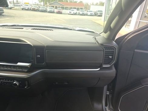 Used 2025 GMC Sierra 1500 SLT image 47