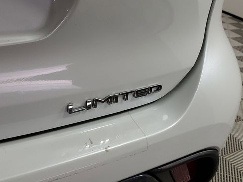 Used 2023 Toyota Highlander Limited FWD image 20