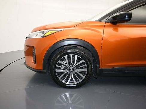 Used 2022 Nissan Kicks SV FWD image 9