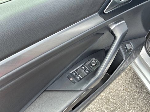 Used 2024 Volkswagen Jetta SE FWD image 38