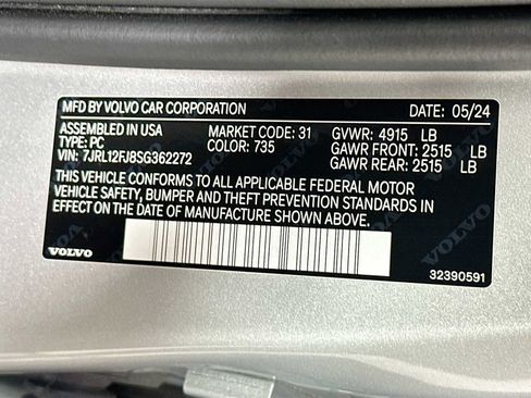 Used 2025 Volvo S60 B5 Core image 29