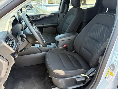 Used 2025 Ford Escape Active AWD/4WD image 3