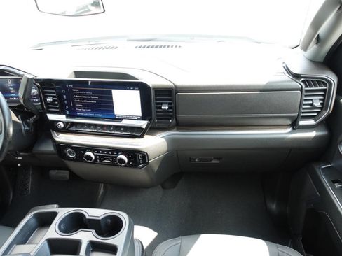 Used 2023 Chevrolet Silverado 1500 LT AWD/4WD image 38