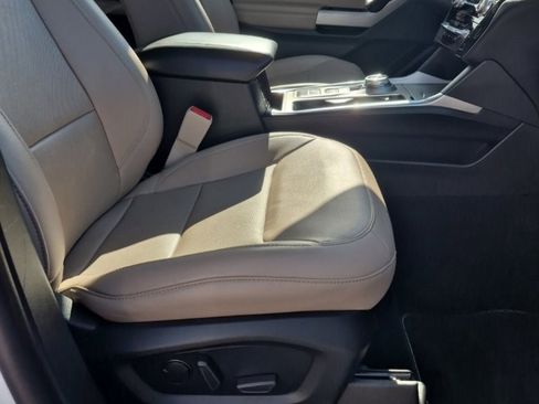 Used 2021 Ford Explorer Limited w/ Equipment Group 301A image 31