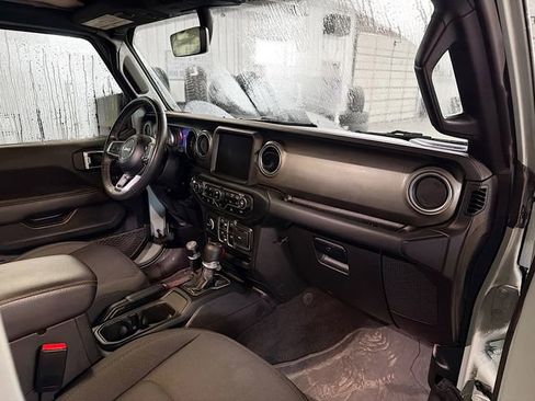 Used 2023 Jeep Wrangler Sahara w/ Cold Weather Group image 12