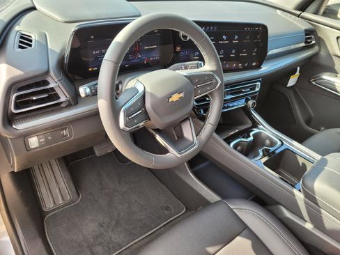 New 2026 Chevrolet Traverse LT w/ Driver Confidence Package FWD image 17