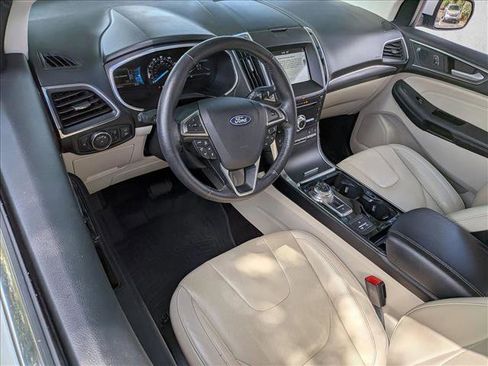 Used 2019 Ford Edge Titanium w/ Equipment Group 301A FWD image 10
