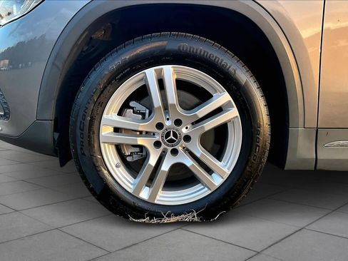 Used 2023 Mercedes-Benz GLA 250 4MATIC w/ Premium Package image 10