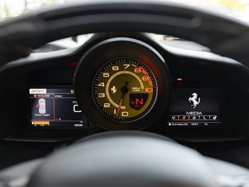 Used 2017 Ferrari 488 GTB RWD image 19