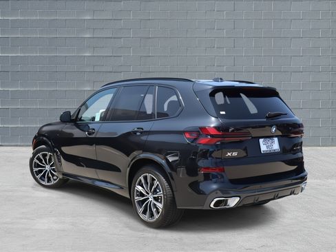 Used 2026 BMW X5 xDrive50e w/ M Sport Package image 7