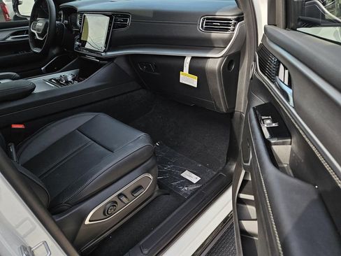 New 2026 Jeep Grand Wagoneer 4WD image 7